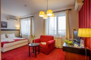 Rooms & Apartments