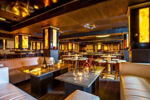 Restaurants & Bars