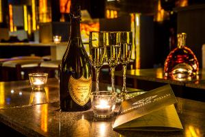 Restaurants & Bars