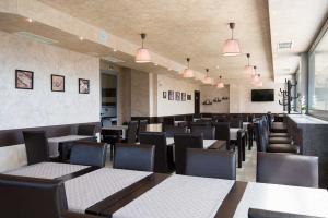 Restaurant & Sky Bar