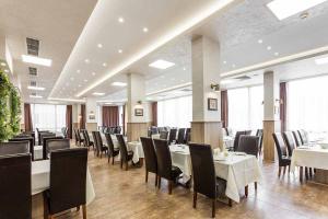 Restaurant & Sky Bar
