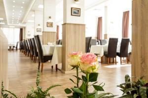 Restaurant & Sky Bar