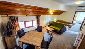 Rooms and Apartments Summer 2026