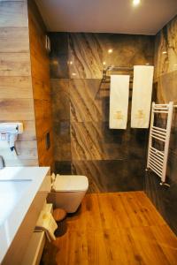 Rooms & Suites