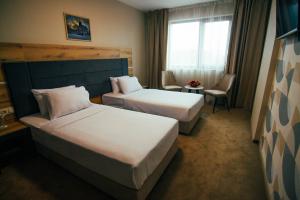 Rooms & Suites
