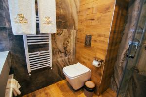 Rooms & Suites