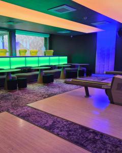 Bowling Bar