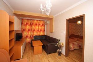 Rooms & Apartments