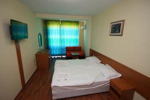 Rooms & Apartments