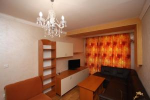 Rooms & Apartments