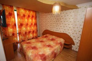 Rooms & Apartments