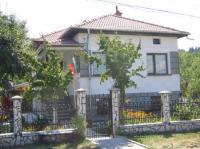 Guest house "EDELVAIS"
